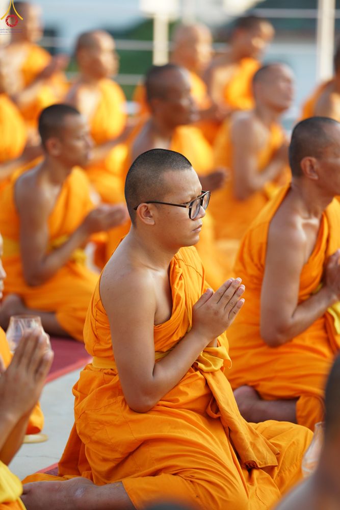 ภาพ No.302797:วันที่ 24 มกราคม พ.ศ. 2569 พิธีจุดประทีปธรรมถวายเป็นพุทธบูชา  และบูชาธรรมมหาปูชนียาจารย์  ณ อาคารธรรมยาตรา กตัญญูบูชามหาปูชนียาจารย์  ตรงข้ามวัดปากน้ำภาษีเจริญ จ.กรุงเทพมหานคร ในโครงการธรรมยาตรา กตัญญูบูชา มหาปูชนียาจารย์ พระมงคลเทพมุนี(สด จนฺทสโร) พระผู