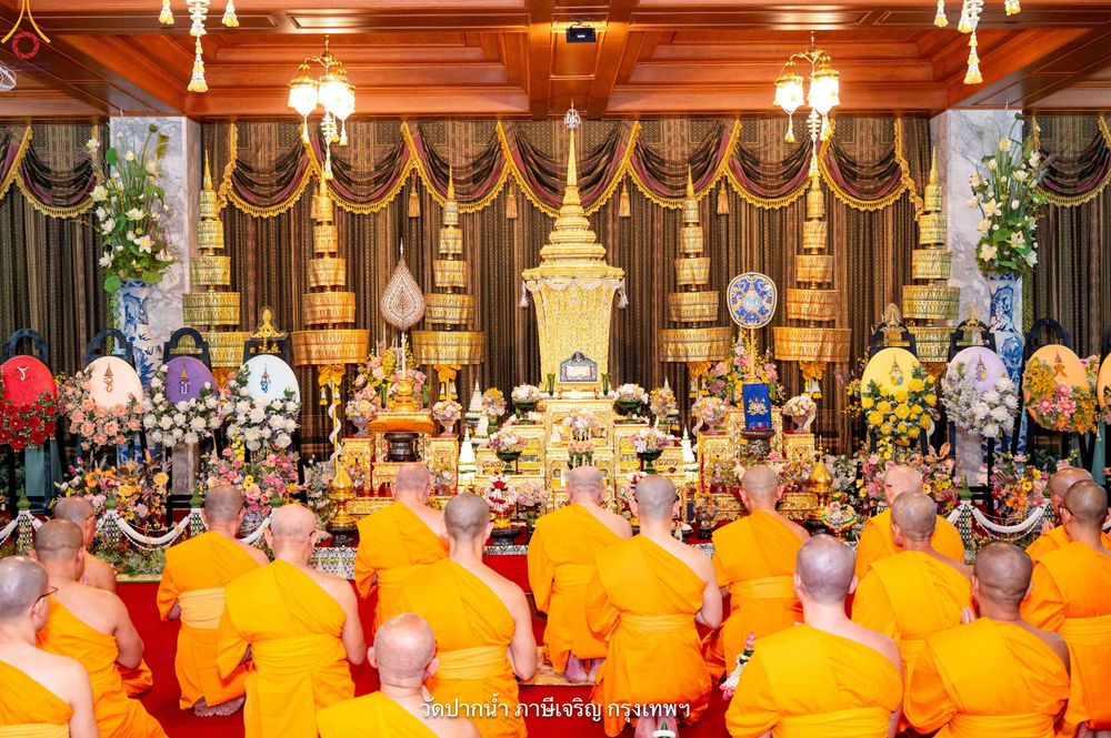 ภาพ No.342117:วันศุกร์ที่ 31 กรกฎาคม พ.ศ.2569 พระภิกษุวัดพระธรรมกาย ทำวัตรพระผู้ใหญ่เนื่องในวันเข้าพรรษา