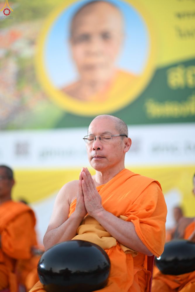 ภาพ No.294353:วันที่ 14 มกราคม พ.ศ. 2569 พิธีตักบาตรพระธรรมยาตรา ณ วัดสองพี่น้อง ต.ต้นตาล อ.สองพี่น้อง จ.สุพรรณบุรี ในโครงการธรรมยาตรา กตัญญูบูชา มหาปูชนียาจารย์ พระมงคลเทพมุนี(สด จนฺทสโร) พระผู้ปราบมาร อนุสรณ์สถาน 7 แห่ง ปีที่ 14