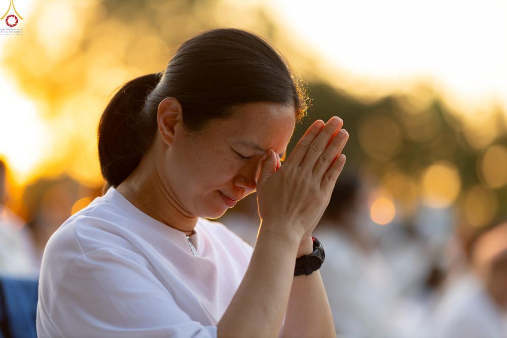 ภาพ No.292044:วันที่ 10 มกราคม พ.ศ. 2569 พิธีจุดประทีปถวายเป็นพุทธบูชา และบูชาธรรมมหาปูชนียาจารย์  ณ อนุสรณ์สถานคลองบางนางแท่น อ.สามพราน จ.นครปฐม ในโครงการธรรมยาตรา กตัญญูบูชา มหาปูชนียาจารย์ พระมงคลเทพมุนี(สด จนฺทสโร) พระผู้ปราบมาร อนุสรณ์สถาน 7 แห่ง ปีที่ 14