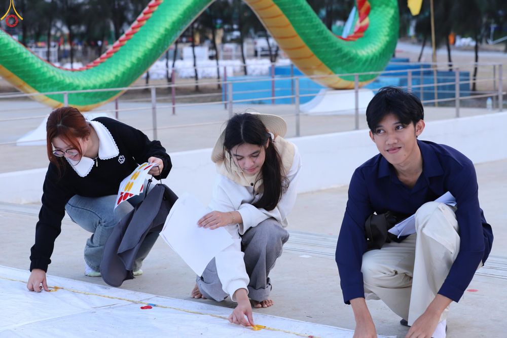 ภาพ No.306719:ภาพเบื้องหลังอาสาสมัครรวมใจ ชุดที่ 5 ในโครงการธรรมยาตรา กตัญญูบูชา มหาปูชนียาจารย์ พระมงคลเทพมุนี(สด จนฺทสโร) พระผู้ปราบมาร อนุสรณ์สถาน 7 แห่ง ปีที่ 14