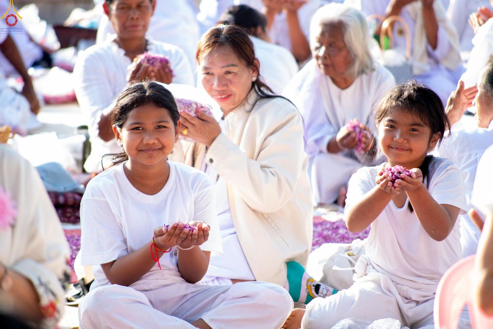 ภาพ No.290375:วันที่ 7 มกราคม พ.ศ. 2569 พิธีต้อนรับพระธรรมยาตรา ณ อนุสรณ์สถานลำดับที่ 2  สถานที่ตั้งมโนปณิธานบวชตลอดชีวิต อนุสรณ์สถานคลองบางนางแท่น (ภาพชุดที่ 2) อ.สามพราน จ.นครปฐม ในโครงการธรรมยาตรา กตัญญูบูชา มหาปูชนียาจารย์ พระมงคลเทพมุนี(สด จนฺทสโร) พระผู้ปราบมาร 