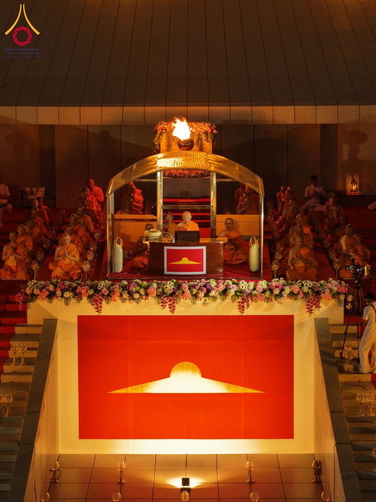 ภาพ No.312191:วันอังคารที่ 3 มีนาคม พ.ศ.2569 พิธีเวียนประทักษิณและจุดมาฆประทีป ณ ลานธรรมพระมหาธรรมกายเจดีย์ วัดพระธรรมกาย