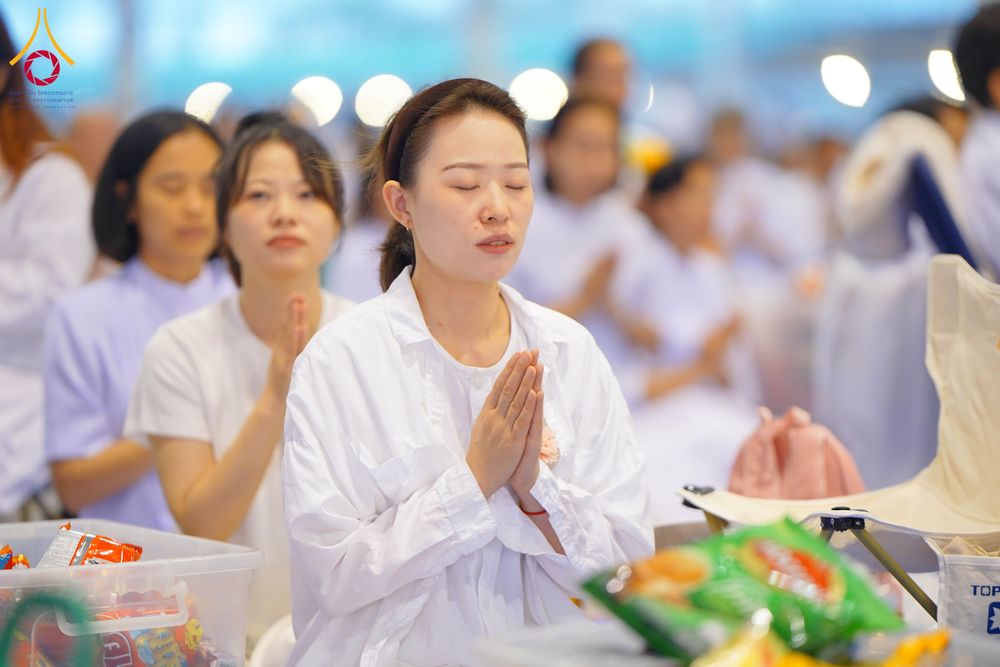 ภาพ No.308458:วันที่ 1 กุมภาพันธ์ พ.ศ. 2569 พิธีตักบาตรข้าวสารอาหารแห้ง ณ บ้านแก้วเรือนทองคุณยาย สภาธรรมกายสากล วัดพระธรรมกาย