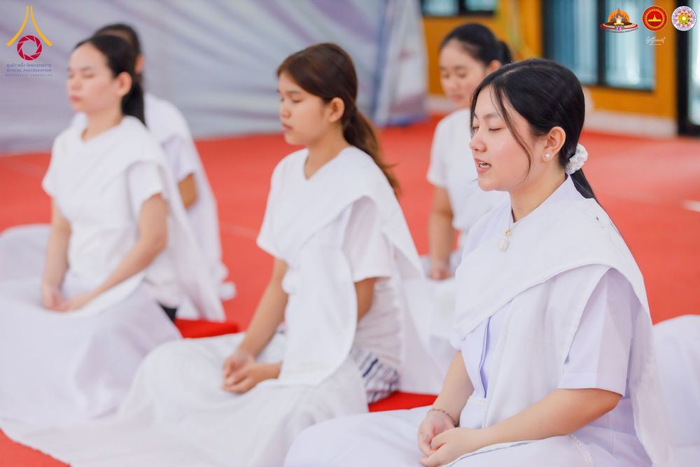 ภาพ No.283563:วันอาทิตย์ที่ 21 ธันวาคม  2568 พิธีบิณฑบาตฉลองสามเณรใหม่ ประเทศอินโดนีเซีย