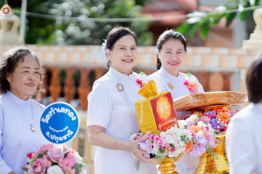 ภาพ No.253870:วันที่ 12 ตุลาคม พ.ศ. 2568 พิธีทอดกฐินสามัคคีทั่วไทย 30,000 วัด โดยคณะศิษยานุศิษย์ บูชาธรรม 81 ปี หลวงพ่อธัมมชโย ณ วัดทำเลทอง อ.ลำลูกกา จ.ปทุมธานี