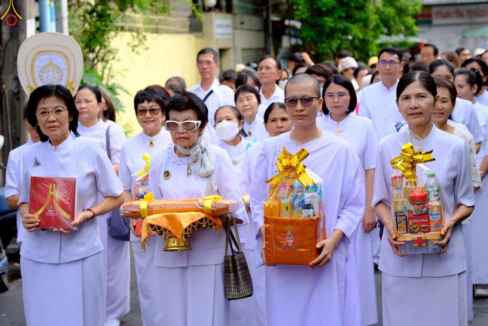 ภาพ No.254609:วันที่ 13 ตุลาคม พ.ศ. 2568 พิธีทอดกฐินสามัคคีทั่วไทย 30,000 วัด โดยคณะศิษยานุศิษย์ บูชาธรรม 81 ปี หลวงพ่อธัมมชโย ณ วัดจันทร์ใน แขวงบางคอแหลม เขตยานนาวา กรุงเทพมหานคร