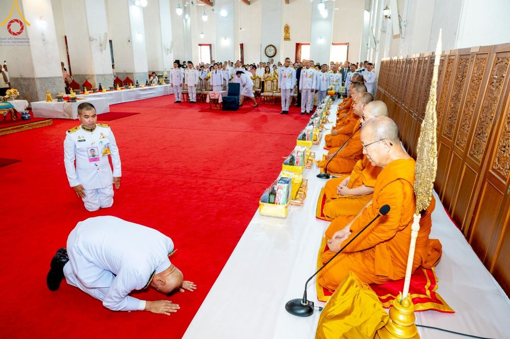 ภาพ No.214725:พิธีต้อนรับสัญญาบัตร พัดยศ พระราชวิเทศวชิรเวที (บัณฑิต วรปญฺโญ) เจ้าอาวาสวัดพระธรรมกายสกอตแลนด์ สหราชอาณาจักร ผู้ช่วยเจ้าอาวาสวัดพระธรรมกาย ณ อุโบสถพระไตรปิฏก วัดพระธรรมกาย