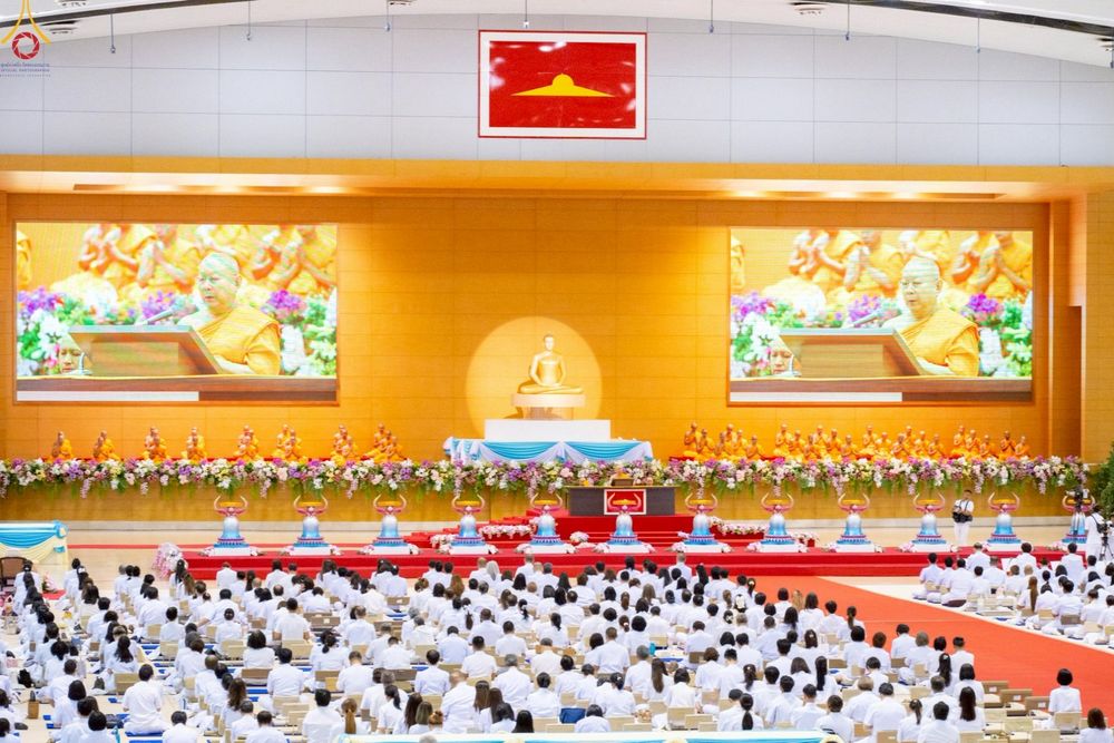 ภาพ No.240603:วันพุธที่ 27 สิงหาคม พ.ศ. 2568 พิธีปฏิบัติธรรมภาคสาย ในวันธรรมชัย ณ วัดพระธรรมกาย จ.ปทุมธานี