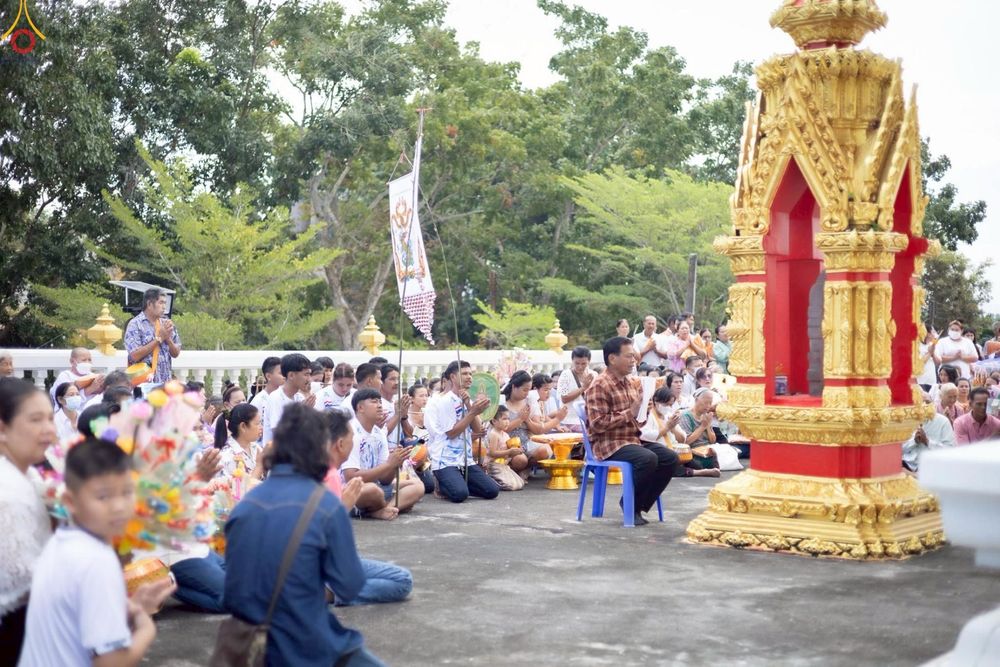 ภาพ No.253842:วันที่ 12 ตุลาคม พ.ศ. 2568 พิธีทอดกฐินสามัคคีทั่วไทย 30,000 วัด โดยคณะศิษยานุศิษย์ บูชาธรรม 81 ปี หลวงพ่อธัมมชโย ณ วัดหนองพะวา ต.บางบุตร อ.บ้านค่าย จ.ระยอง