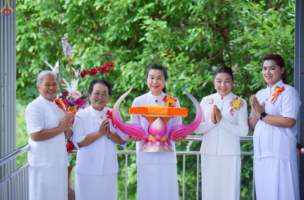 ภาพ No.249900:วันอังคารที่ 30 กันยายน พ.ศ. 2568 พิธีตอกเสามงคลต้นแรกอาคารเศรษฐีถาวร ที่พักผู้มาปฏิบัติธรรม ณ ศูนย์ปฏิบัติธรรมจันทบุรี