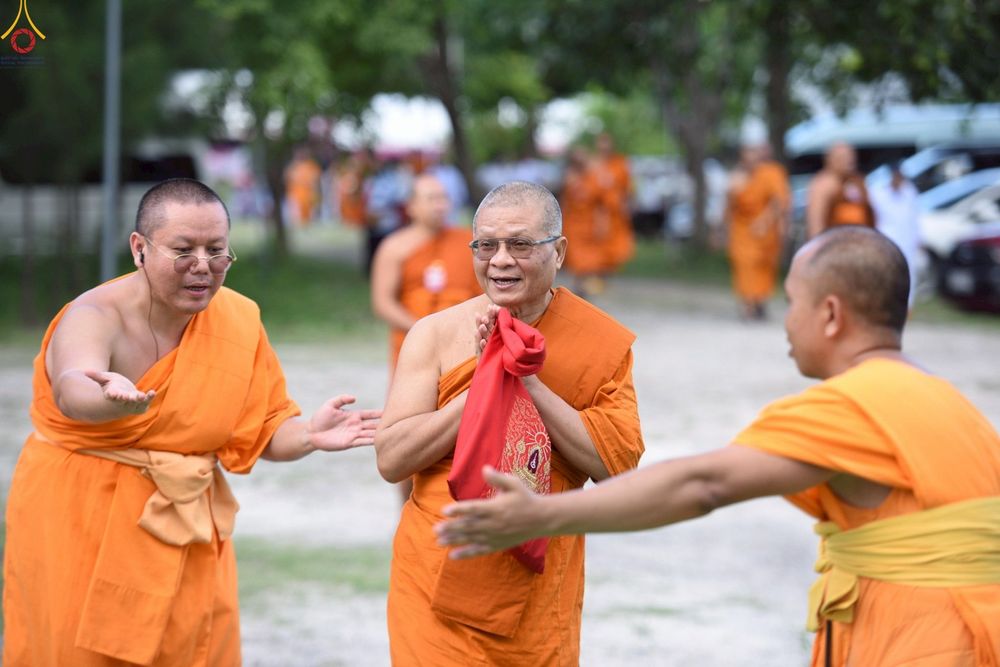 ภาพ No.261526:วันที่ 17-18 ตุลาคม พ.ศ. 2568 พิธีเจริญพระพุทธมนต์คณะสงฆ์ 108 กลั่นแผ่นดินองค์พระเจดีย์สระบุรี สมโภชองค์กฐิน และพิธีทอดกฐิน ณ ศูนย์ปฏิบัติธรรมสระบุรี ในโครงการกฐินสามัคคีทั่วไทย 30,000 วัด บูชาธรรม 81 ปี หลวงพ่อธัมมชโย โดยคณะศิษยานุศิษย์วัดพระธรรมกาย