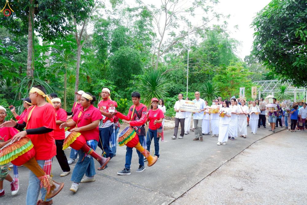 ภาพ No.270018:วันที่ 11 ตุลาคม พ.ศ. 2568 พิธีทอดกฐินสามัคคีทั่วไทย ณ วัดปากแพรก อ.บางสะพานน้อย จ.ประจวบคีรีขันธ์ โดยคณะศิษยานุศิษย์ บูชาธรรม 81 ปี หลวงพ่อธัมมชโย