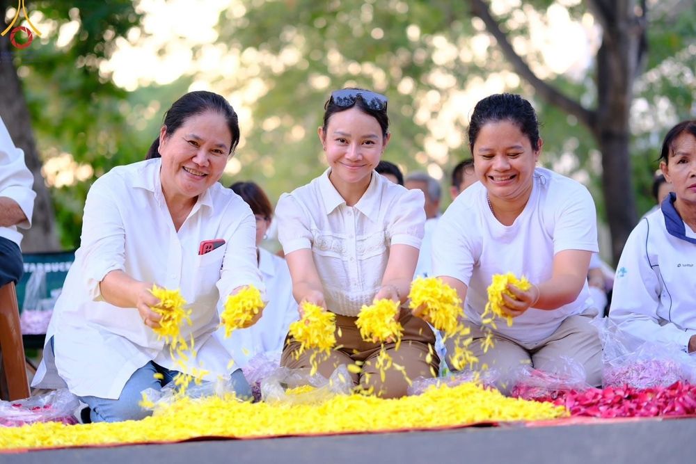 ภาพ No.201964:พิธีต้อนรับพระธรรมยาตรา ณ อนุสรณ์สถานลำดับที่ 7 สถานที่ขยายวิชชาธรรมกาย วัดพระธรรมกาย ต.คลองสาม อ.คลองหลวง จ.ปทุมธานี ในโครงการธรรมยาตรา กตัญญูบูชา มหาปูชนียาจารย์ พระมงคลเทพมุนี(สด จนฺทสโร) พระผู้ปราบมาร อนุสรณ์สถาน 7 แห่ง ปีที่ 13 วันที่ 26 มกราคม 2568