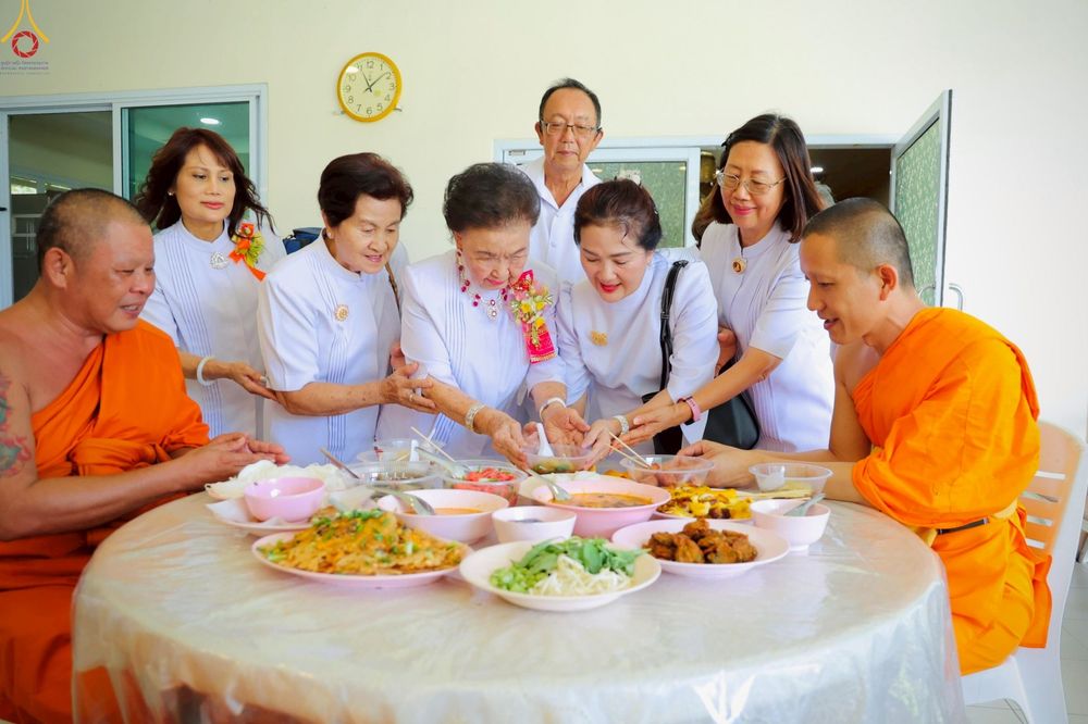 ภาพ No.265566:วันเสาร์ที่ 18 ตุลาคม พ.ศ. 2568 พิธีทอดกฐินสามัคคี ประจำปี 2568 “กฐินครัวมหาทาน” ณ ศูนย์อบรมเยาวชนบางปะหัน ตำบลหันสัง อำเภอบางปะหัน จังหวัดพระนครศรีอยุธยา