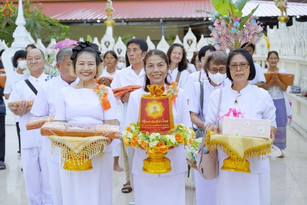 ภาพ No.272360:วันที่ 1 พฤศจิกายน พ.ศ. 2568 พิธีทอดกฐินสามัคคีทั่วไทย ณ วัดสุขวนาราม ต.ดอนรวก  อ.ดอนตูม จ.นครปฐม โดยคณะศิษยานุศิษย์ บูชาธรรม 81 ปี หลวงพ่อธัมมชโย