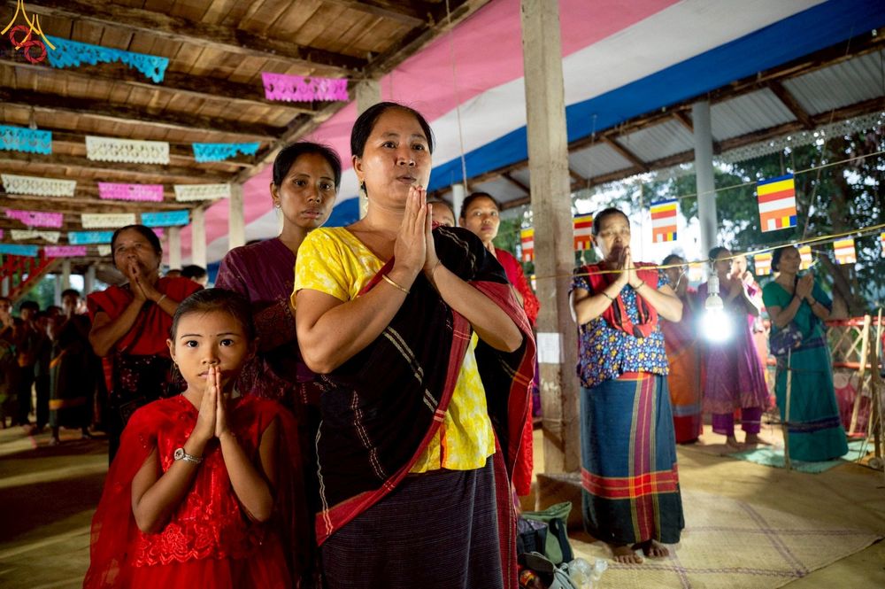 ภาพ No.261590:วันที่ 19 ตุลาคม พ.ศ. 2568 พิธีทอดกฐินสมทบ วัดกัลยาณมิตรต่างประเทศ บูชาธรรม 81 ปี หลวงพ่อธัมมชโย ณ วัดสารนาถ เมืองคาร์การชารี ประเทศบังกลาเทศ 