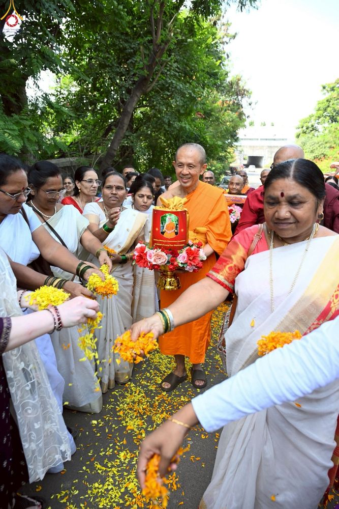 ภาพ No.263252:วันที่ 14 ตุลาคม พ.ศ. 2568 กฐินวัดถ้ำพุทธตรีรัศมี เมืองนาสิก รัฐมหาราษฎร์ ประเทศอินเดีย 