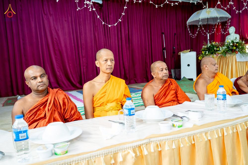 ภาพ No.266600:วันที่ 25 ตุลาคม พ.ศ. 2568 พิธีทอดกฐินสมทบ วัดกัลยาณมิตรต่างประเทศ  บูชาธรรม 81 ปี หลวงพ่อธัมมชโย ณ วัดธรรมวัฒนา รามายา  เมืองมาตะเล ประเทศศรีลังกา 