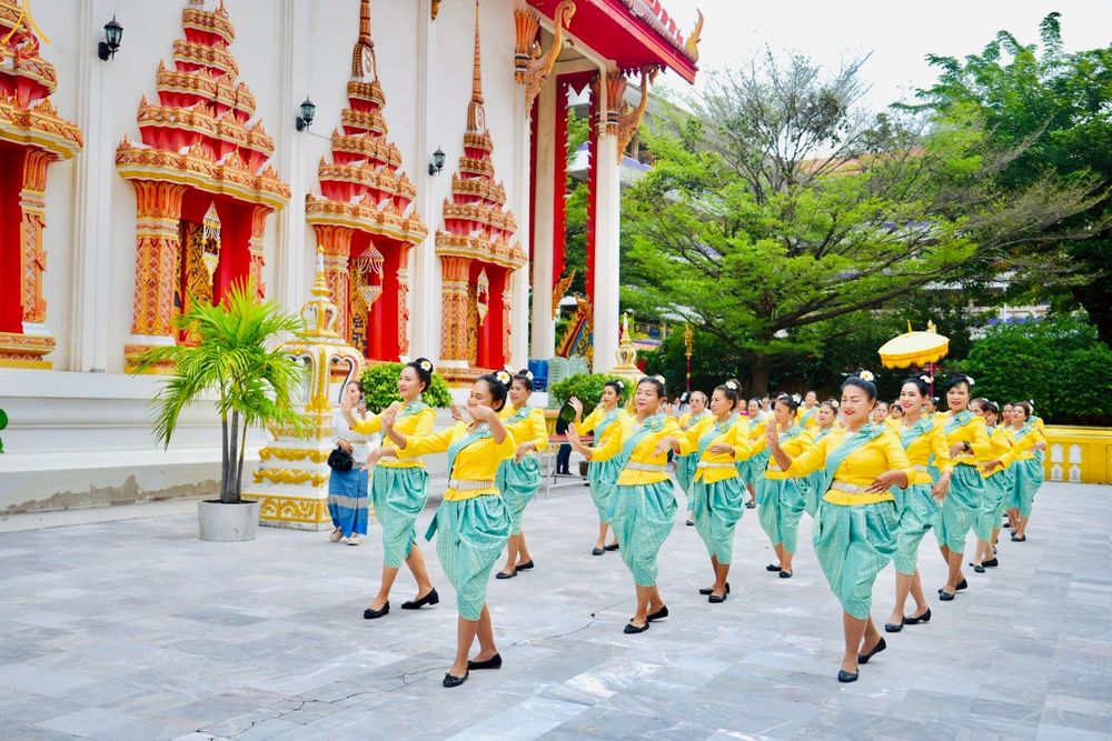 ภาพ No.259427:วันที่ 11 ตุลาคม พ.ศ. 2568 พิธีทอดกฐินสามัคคีทั่วไทย 30,000 วัด โดยคณะศิษยานุศิษย์ บูชาธรรม 81 ปี หลวงพ่อธัมมชโย ณ วัดเวฬุวนาราม(ไผ่เขียว) เขตดอนเมือง กรุงเทพมหานคร