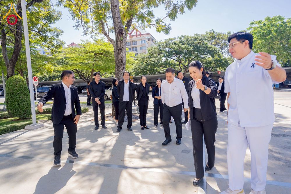 ภาพ No.271878:วันที่ 22 พฤศจิกายน พ.ศ. 2568 ผู้ว่าฯ ปทุมธานี ลงพื้นที่เยี่ยม “อำเภอคลองหลวง” พร้อมชมการเตรียมความพร้อมเทศกาลสวนดอกไม้ปทุมธานี “ทุ่งสวรรค์ ตะวันฉาย” ณ วัดพระธรรมกาย