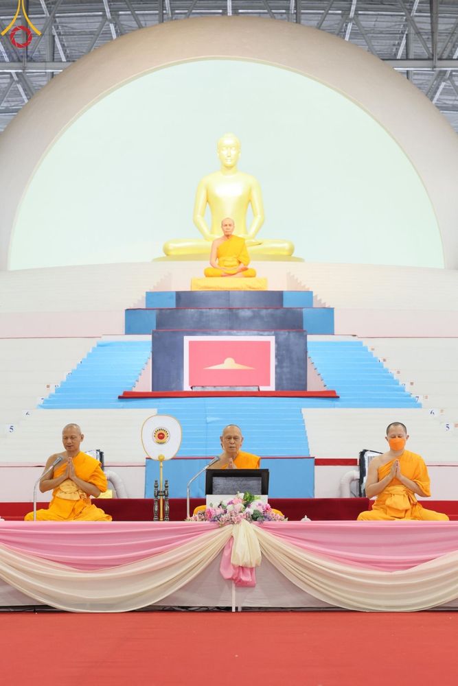 ภาพ No.123688:พิธีถวายโคมมาฆประทีป น้อมถวายเป็นพุทธบูชา แด่คณะพระภิกษุ สามเณร  ณ วัดพระธรรมกาย จ.ปทุมธานี วันเสาร์ที่ 17 กุมภาพันธ์ พ.ศ. 2567