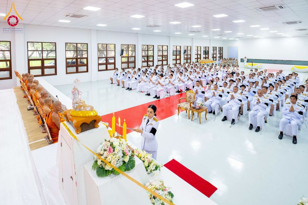 ภาพ No.275969:วันที่ 5 ธันวาคม พ.ศ. 2568 พสกนิกรอำเภอคลองหลวง พร้อมใจบำเพ็ญกุศลอุทิศถวาย “ในหลวงรัชกาลที่ 9” น้อมรำลึกในพระมหากรุณาธิคุณ เนื่องในวันคล้ายวันพระบรมราชสมภพ วันชาติ และวันพ่อแห่งชาติ ณ อาคารปลูกศรัทธา 2 วัดพระธรรมกาย อำเภอคลองหลวง จังหวัดปทุมธานี