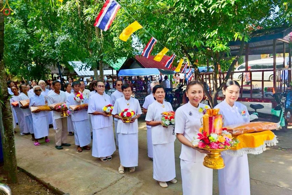 ภาพ No.264213:วันที่ 22 ตุลาคม พ.ศ. 2568 พิธีทอดกฐินสามัคคีทั่วไทย 30,000 วัด โดยคณะศิษยานุศิษย์ บูชาธรรม 81 ปี หลวงพ่อธัมมชโย ณ วัดสระบัวดอนหัน ตำบลยางคำ  อำเภอหนองเรือ จังหวัดขอนแก่น