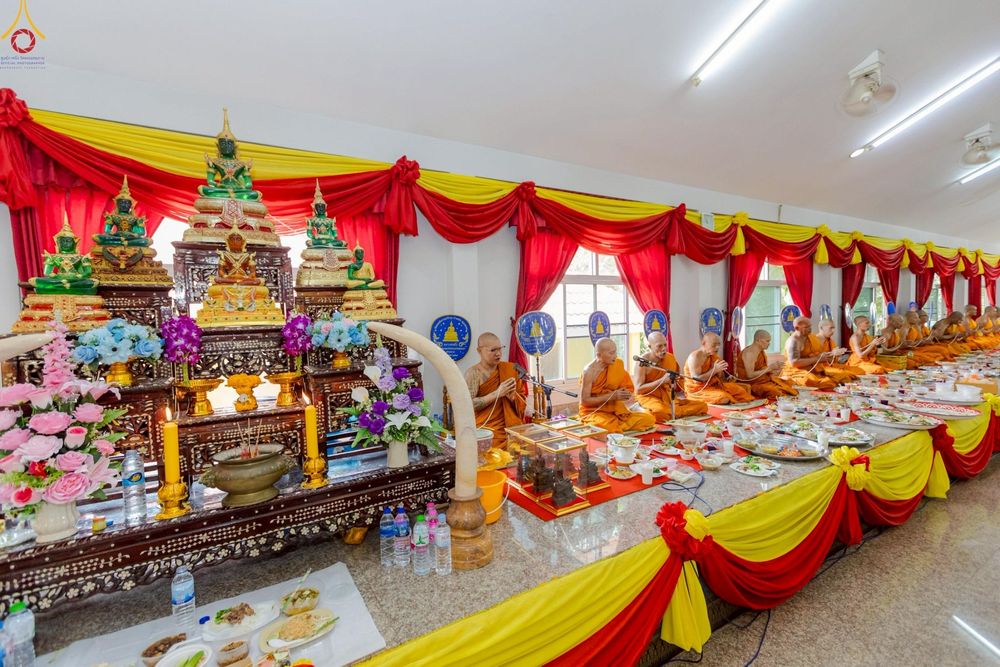 ภาพ No.250922:วันพุธที่ 8 ตุลาคม พ.ศ. 2568 พิธีทอดกฐินสามัคคีทั่วไทย 30,000 วัด โดยคณะศิษยานุศิษย์ บูชาธรรม 81 ปี หลวงพ่อธัมมชโย ณ วัดคลองตันราษฎร์บำรุง อ. บ้านแพ้ว จ. สมุทรสาคร