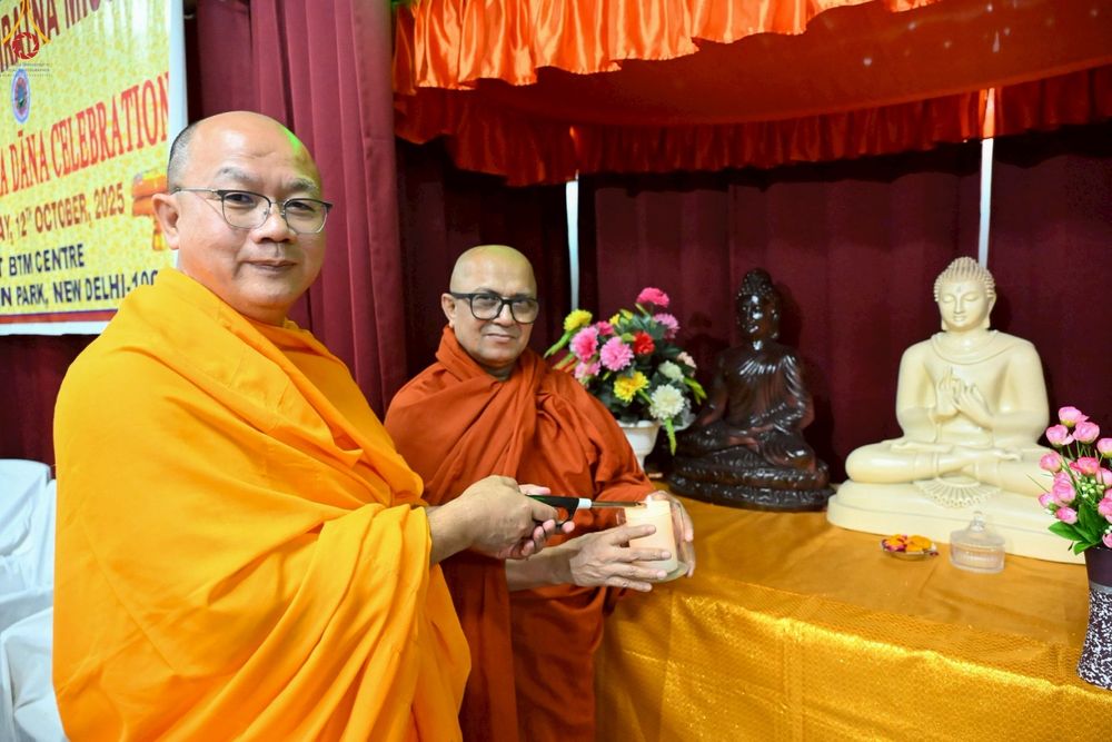 ภาพ No.263407:วันที่ 17 ตุลาคม พ.ศ. 2568 ทอดกฐินสมทบวัดต่างประเทศ ณ ศูนย์เผยแผ่พุทธรัตนะ กรุงเดลลี ประเทศอินเดีย 