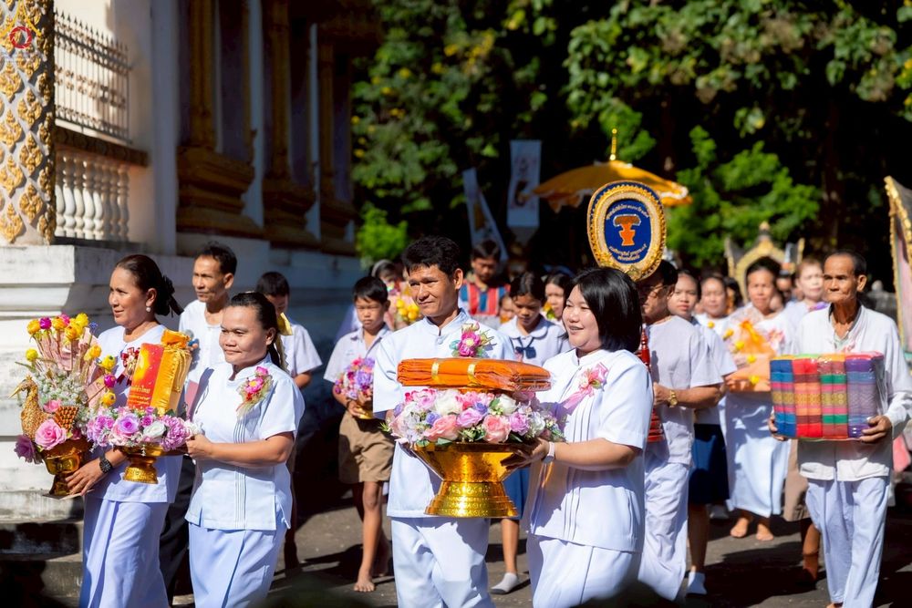 ภาพ No.264230:วันที่ 18 ตุลาคม พ.ศ. 2568 พิธีทอดกฐินสามัคคีทั่วไทย 30,000 วัด โดยคณะศิษยานุศิษย์ บูชาธรรม 81 ปี หลวงพ่อธัมมชโย ณ วัดศรีโพธิ์ชัย บ้านไร่ ต.ไกคำ อ.เมือง จ.อำนาจเจริญ