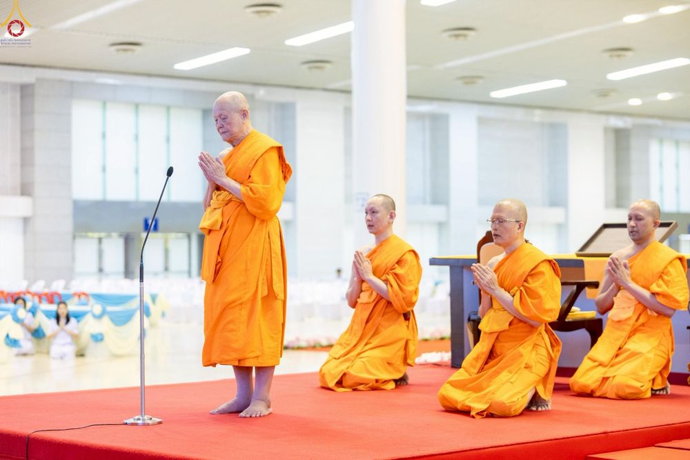 ภาพ No.277435:วันอาทิตย์ต้นเดือนที่ 7 ธันวาคม พ.ศ.2568 พิธีทอดผ้าป่าต้นสมบัติจักรพรรดิ ณ สภาธรรมกายสากล วัดพระธรรมกาย