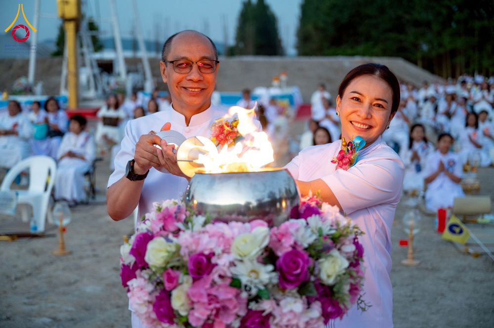 ภาพ No.275231:วันอาทิตย์ที่ 30 พฤศจิกายน พ.ศ. 2568 พิธีจุดประทีปถวายเป็นพุทธบูชา ณ ศูนย์ปฏิบัติธรรมระยอง (บ้านช่องลม)