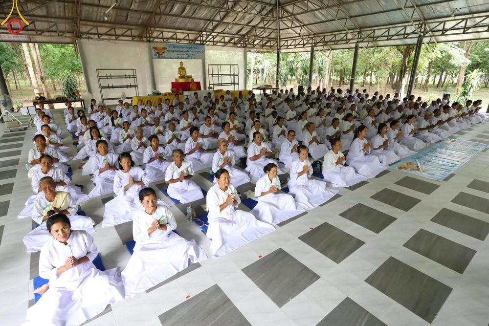 ภาพ No.152365:พิธีมอบสไบแก้ว โครงการอบรมอุบาสิกาแก้วจังหวัดบุรีรัมย์รุ่นที่ 1 วันที่ 6-8 กันยายน พ.ศ. 2567
