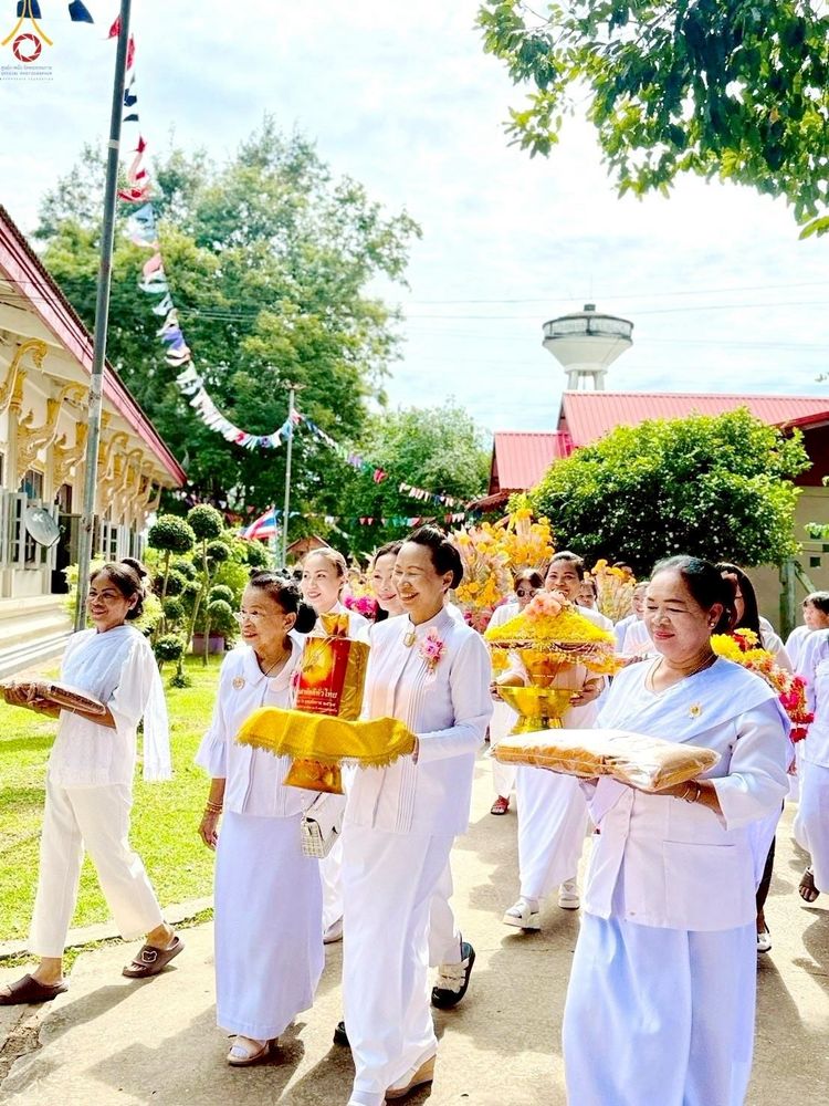 ภาพ No.270110:วันที่ 26 ตุลาคม พ.ศ. 2568 พิธีทอดกฐินสามัคคีทั่วไทย ณ วัดสระเกษ ต.หนองแวง อ.สมเด็จ จ.กาฬสินธุ์ โดยคณะศิษยานุศิษย์ บูชาธรรม 81 ปี หลวงพ่อธัมมชโย