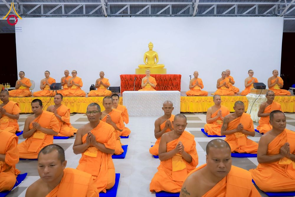 ภาพ No.275907:วันที่ 26-30 พฤศจิกายน พ.ศ. 2568 ทีมพระพี่เลี้ยงตั้งรับ รายงานตัวโครงการบวชบูชาธรรมมหาปูชนียาจารย์ ณ ศูนย์ปฏิบัติธรรมบุรีรัมย์