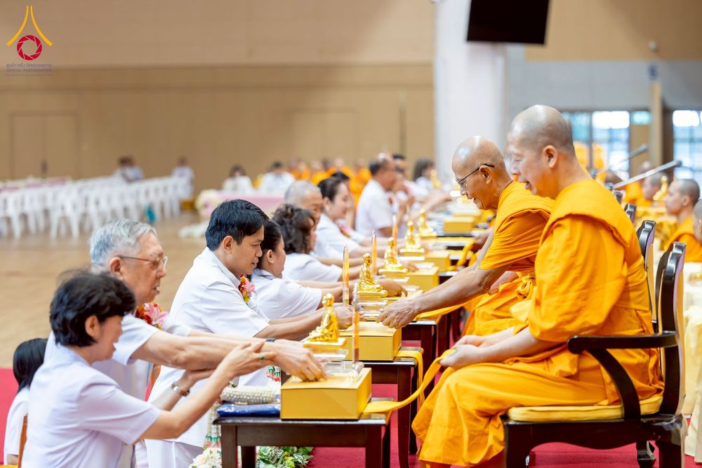 ภาพ No.272927:วันอาทิตย์ที่ 23 พฤศจิกายน พ.ศ.2568 พิธีมุทิตาสักการะ พระมหาเถระและพระเถระ ประจำปีพุทธศักราช 2568 ณ ห้องแก้วสารพัดนึก 2 สภาธรรมกายสากล  วัดพระธรรมกาย