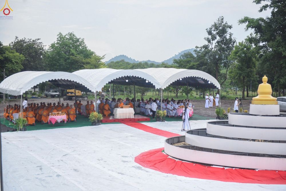 ภาพ No.246910:วันอาทิตย์ที่ 14 กันยายน พ.ศ. 2568 พิธีทอดผ้าป่า ซื้อดิน ปรับพื้นที่ลานธรรม  และพิธีกลั่นแผ่นดิน โปรยทราย สถาปนาองค์พระเจดีย์ เพื่อสร้างสันติภาพโลก  ณ ศูนย์ปฏิบัติธรรมสระบุรี อ.พระพุทธบาท จ.สระบุรี