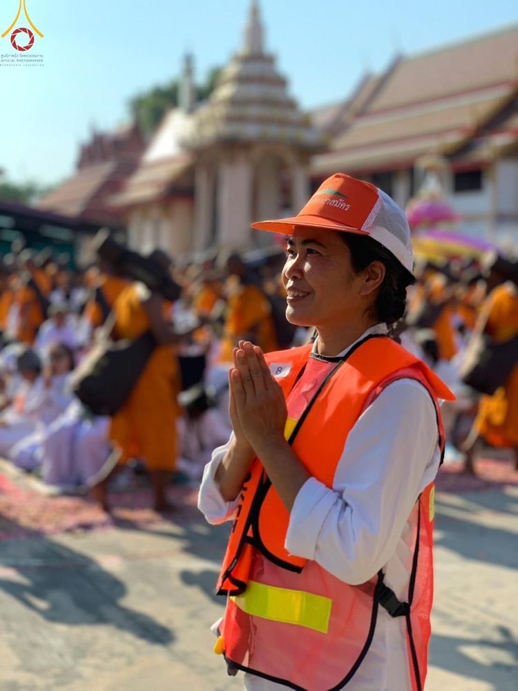 ภาพ No.198778:V.50 สารพัดV สารพัดดี ที่ธรรมยาตรา ในโครงการธรรมยาตรา กตัญญูบูชา มหาปูชนียาจารย์ พระมงคลเทพมุนี(สด จนฺทสโร) พระผู้ปราบมาร อนุสรณ์สถาน 7 แห่ง ปีที่ 13 ระหว่างวันที่ 2-31 มกราคม พ.ศ. 2568