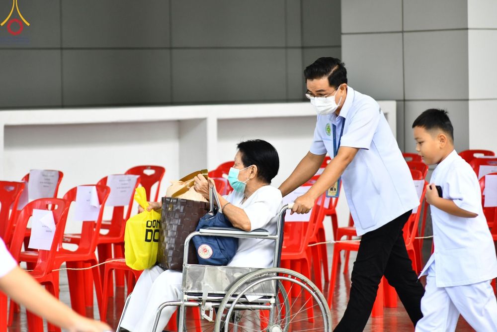 ภาพ No.148036:V.43 ภาพเตรียมงาน ปฎิบัติงาน ของเจ้าหน้าที่ อาสาสมัคร ทุกสถานะ เพื่อความสำเร็จ ในงานวันสมาธิโลก วันอาทิตย์ที่ 4 สิงหาคม พ.ศ.2567