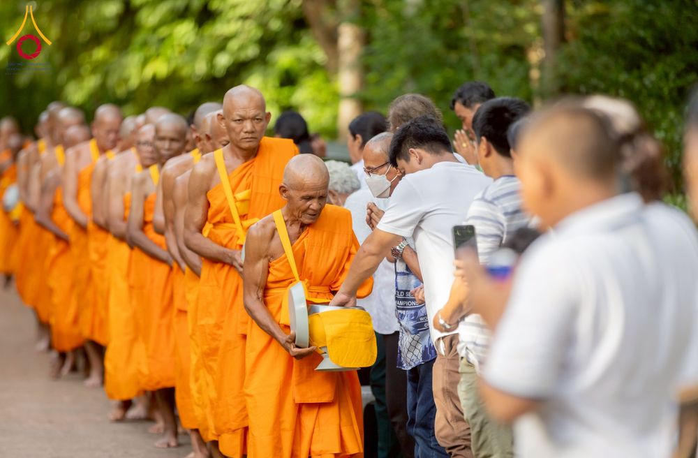 ภาพ No.231846:วันเสาร์ ที่ 5 กรกฎาคม พ.ศ. 2568 พิธีบรรพชา อุปสมบท โครงการอุปสมบท บูชาธรรมมหาปูชนียาจารย์ รุ่นเข้าพรรษา ณ วัดเกาะแก้วประชานุรักษ์ อ.วังทอง  จ.พิษณุโลก