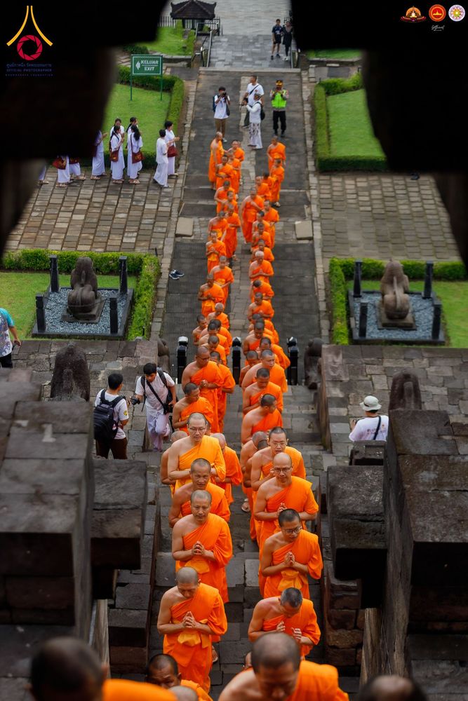 ภาพ No.280077:วันที่ 31 ธันวาคม พ.ศ. 2568 เดินธรรมยาตราที่บรมพุทธโธ อินโดนีเซีย