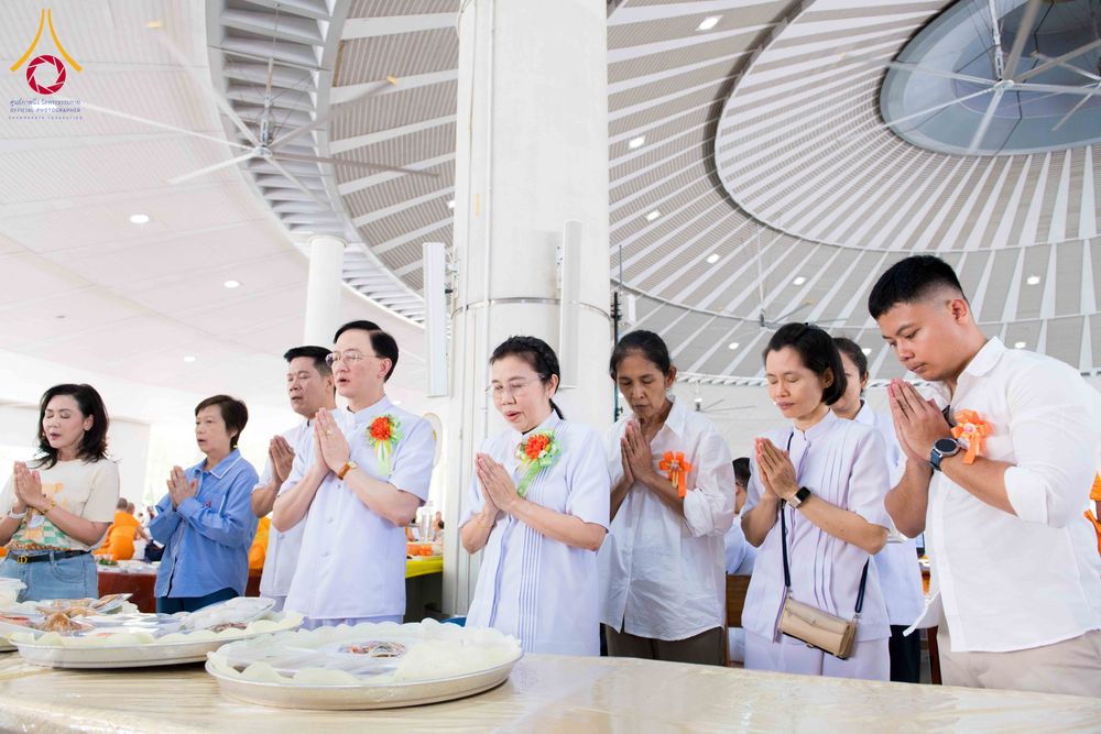 ภาพ No.329918:วันที่ 23 พฤษภาคม พ.ศ. 2569 พิธีถวายภัตตาหารเมนูสวรรค์ เพื่อการบรรลุธรรม ณ หอฉันคุณยายอาจารย์ฯ วัดพระธรรมกาย จังหวัดปทุมธานี