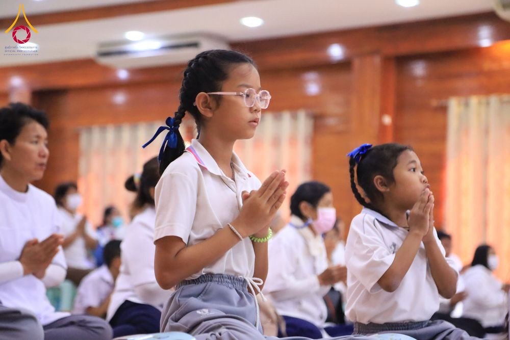 ภาพ No.200083:พิธีทอดผ้าป่าทำนุบำรุงศาสนสถาน ณ วัดบางไผ่นารถ ตำบลบางไทรป่า อำเภอบางเลน จังหวัดนครปฐม ในโครงการธรรมยาตรา กตัญญูบูชา มหาปูชนียาจารย์ พระมงคลเทพมุนี(สด จนฺทสโร) พระผู้ปราบมาร อนุสรณ์สถาน 7 แห่ง ปีที่ 13 วันที่ 22 มกราคม พ.ศ. 2568