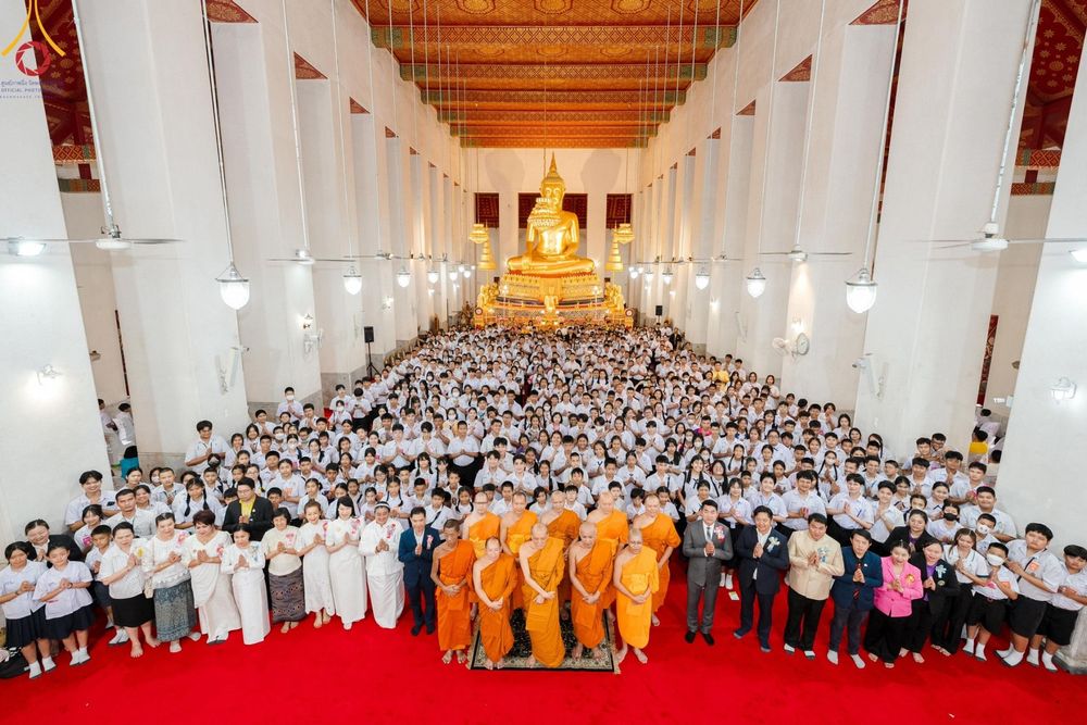 ภาพ No.184960:กิจกรรมวันรวมพลังเด็กดี V-Star ผู้นำฟื้นฟูศีลธรรมโลก กรุงเทพมหานคร ณ วัดมหาธาตุยุวราชรังสฤษฎิ์ราชวรมหาวิหาร กรุงเทพมหานคร ในวันที่ 13 ธันวาคม พ.ศ. 2567