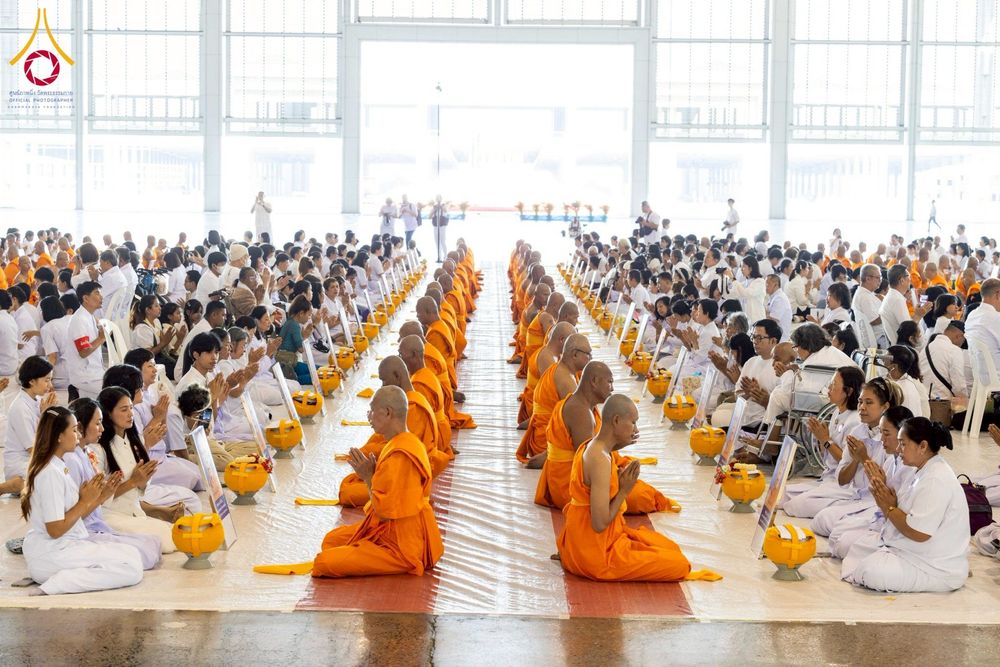 ภาพ No.277787:วันเสาร์ที่ 6 ธันวาคม พ.ศ. 2568 พิธีบรรพชาอุปสมบทและพิธีถวายบาตร โครงการอุปสมบทบูชาธรรมมหาปูชนียาจารย์ ประจำปี พ.ศ.2568 โครงการบวชพระนานาชาติ AEC และ WAB รุ่น CEO (นักบริหาร) รุ่นที่ 5 ณ มหาธรรมกายเจดีย์ วัดพระธรรมกาย