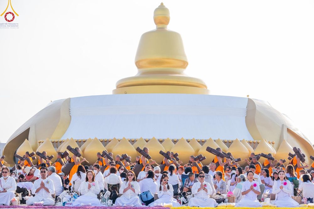 ภาพ No.198194:พิธีต้อนรับพระธรรมยาตรา ณ อนุสรณ์สถานลำดับที่ 5 สถานที่เผยแผ่วิชชาธรรมกายครั้งแรก อนุสรณ์สถานบางปลา วัดบางปลา อำเภอบางเลน จังหวัดนครปฐม ในโครงการธรรมยาตรา กตัญญูบูชา มหาปูชนียาจารย์ พระมงคลเทพมุนี(สด จนฺทสโร) พระผู้ปราบมาร ปีที่ 13 วัน 19 มกราคม พ.ศ.2568