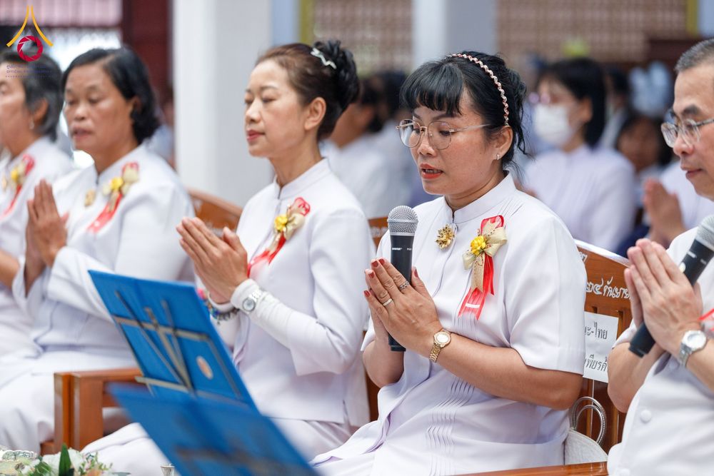 ภาพ No.202205:พิธีเจริญพระพุทธมนต์ ปฏิบัติธรรม มอบทุนการศึกษา ถวายสังฆทาน 108 วัด เพื่อถวายเป็นพุทธบูชา และขับเคลื่อนโครงการหมู่บ้านรักษาศีล 5 โดยคณะสงฆ์จังหวัดนครปฐม คณะศิษยานุศิษย์วัดพระธรรมกาย โครงการธรรมยาตรา ปีที่ 13 ณ วัดบางปลา อำเภอบางเลน จังหวัดนครปฐม