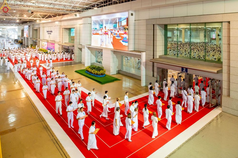 ภาพ No.277541:วันอาทิตย์ต้นเดือนที่ 7 ธันวาคม พ.ศ.2568 พิธีทอดผ้าป่าต้นสมบัติจักรพรรดิ ณ สภาธรรมกายสากล วัดพระธรรมกาย