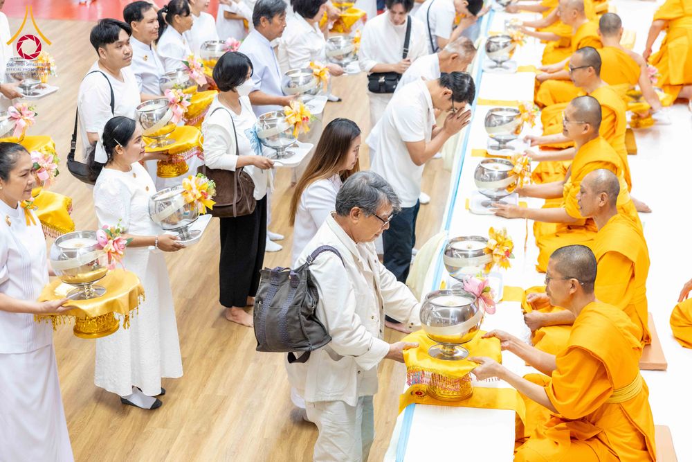 ภาพ No.310723:วันอาทิตย์ที่ 22 กุมภาพันธ์ พ.ศ. 2569 พิธีถวายโคมมาฆประทีป ณ ห้องแก้วสารพัดนึก 2 วัดพระธรรมกาย จ.ปทุมธานี